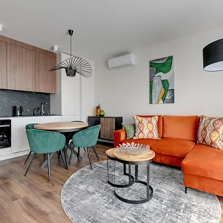 Scala 60h Center Premium With Parking By Lion Apartment