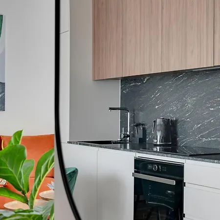 Scala 60h Center Premium With Parking By Lion Apartment Gdansk
