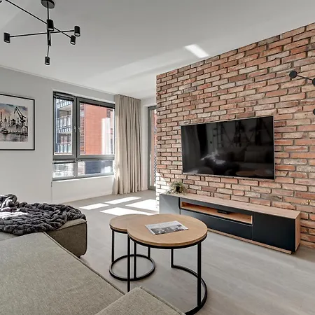 Old Town Scala H With Parking By Lion