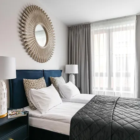 Old Town Scala H With Parking By Lion *