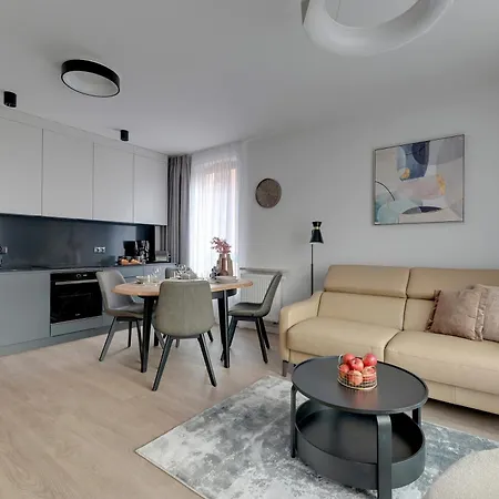 Old Town Scala H With Parking By Lion شقة غدانسك