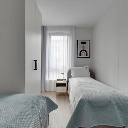 Old Town Scala H With Parking By Lion *