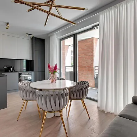 Old Town Scala H With Parking By Lion *