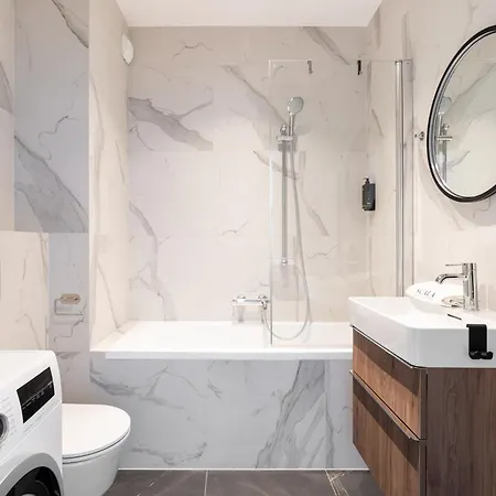 Old Town Scala H With Parking By Lion *