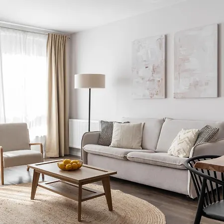 Old Town Scala H With Parking By Lion *